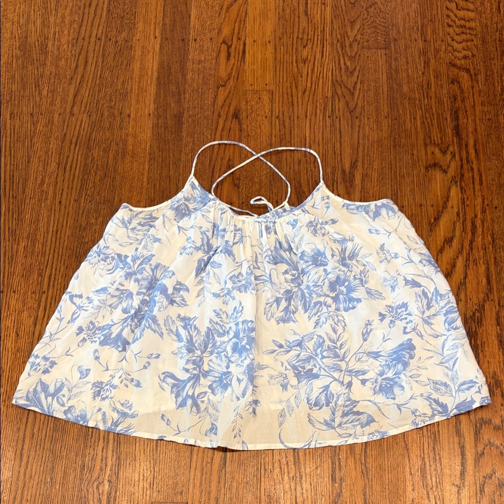 Love by Gap Women's Blue & White Floral Flowy Camisole — Size Medium